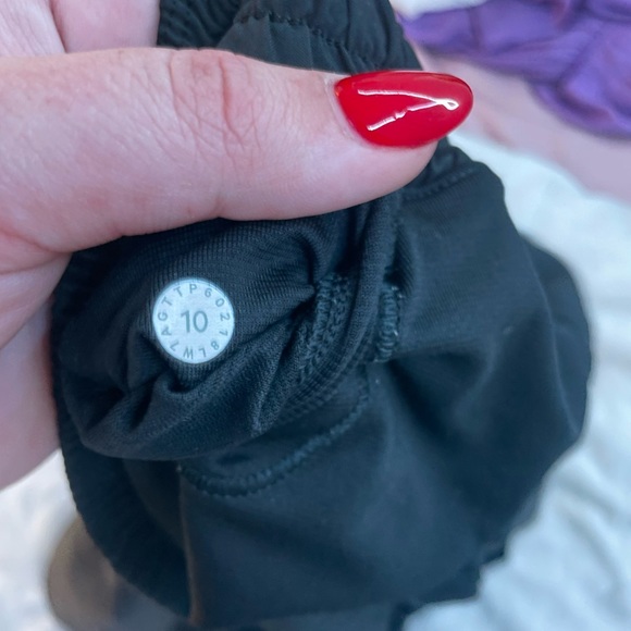 Lululemon Hotty Hot Shorts - Picture 3 of 3